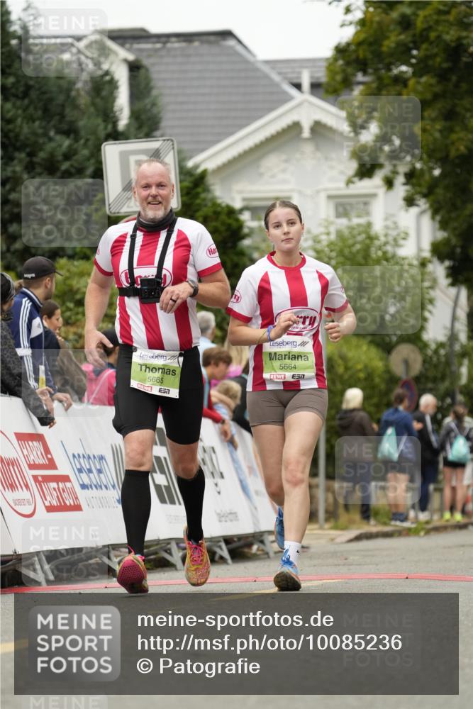 30.08.2026 - Blankeneser Heldenlauf Patografie http://msf.ph/oto/10085236 30.08.2026 10:33:35 Ziel 5134, 5664, 5665 meine-sportfotos.de