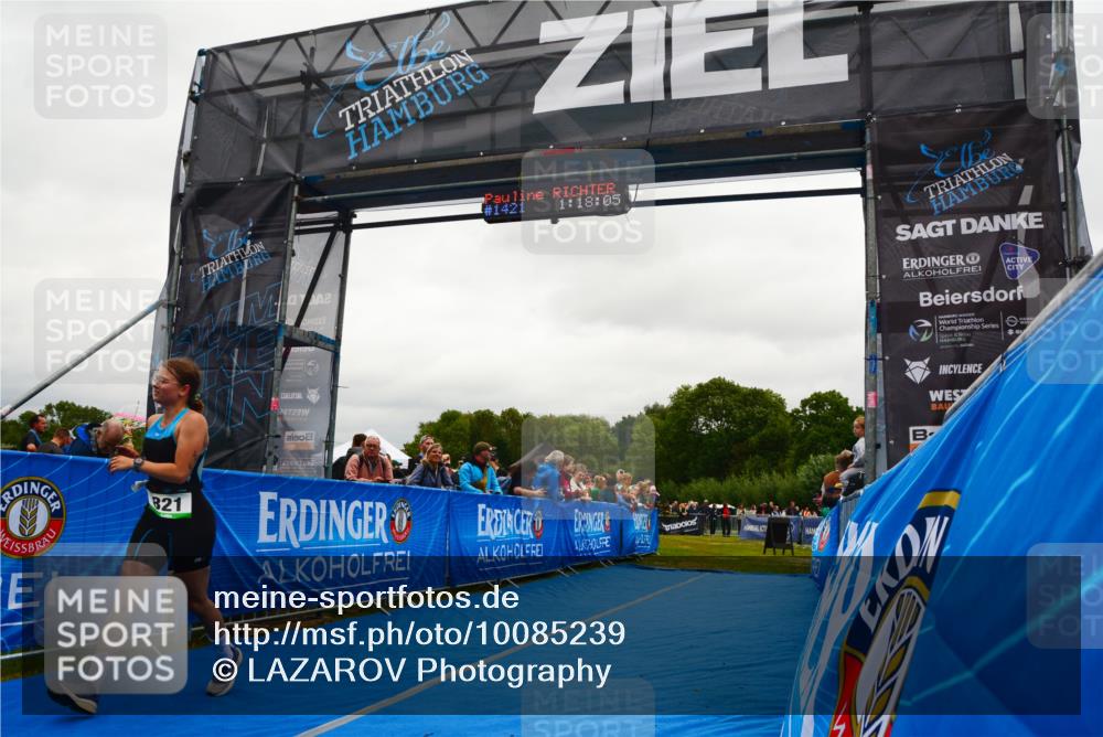 30.08.2026 - Elbe Triathlon Hamburg LAZAROV Photography http://msf.ph/oto/10085239 30.08.2026 11:48:12 Ziel 821 meine-sportfotos.de