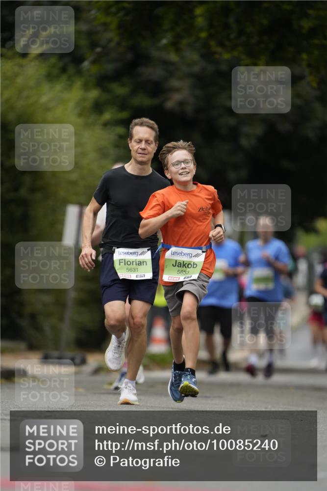 30.08.2026 - Blankeneser Heldenlauf Patografie http://msf.ph/oto/10085240 30.08.2026 10:33:37 Ziel 5134, 5664, 5665 meine-sportfotos.de