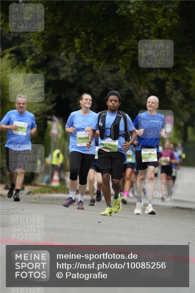 30.08.2026 - Blankeneser Heldenlauf Patografie http://msf.ph/oto/10085256 30.08.2026 10:33:49 Ziel 5631, 5633, 5819 meine-sportfotos.de