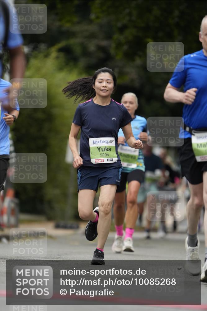 30.08.2026 - Blankeneser Heldenlauf Patografie http://msf.ph/oto/10085268 30.08.2026 10:33:55 Ziel 5211, 5294, 5337, 5369, 5819 meine-sportfotos.de