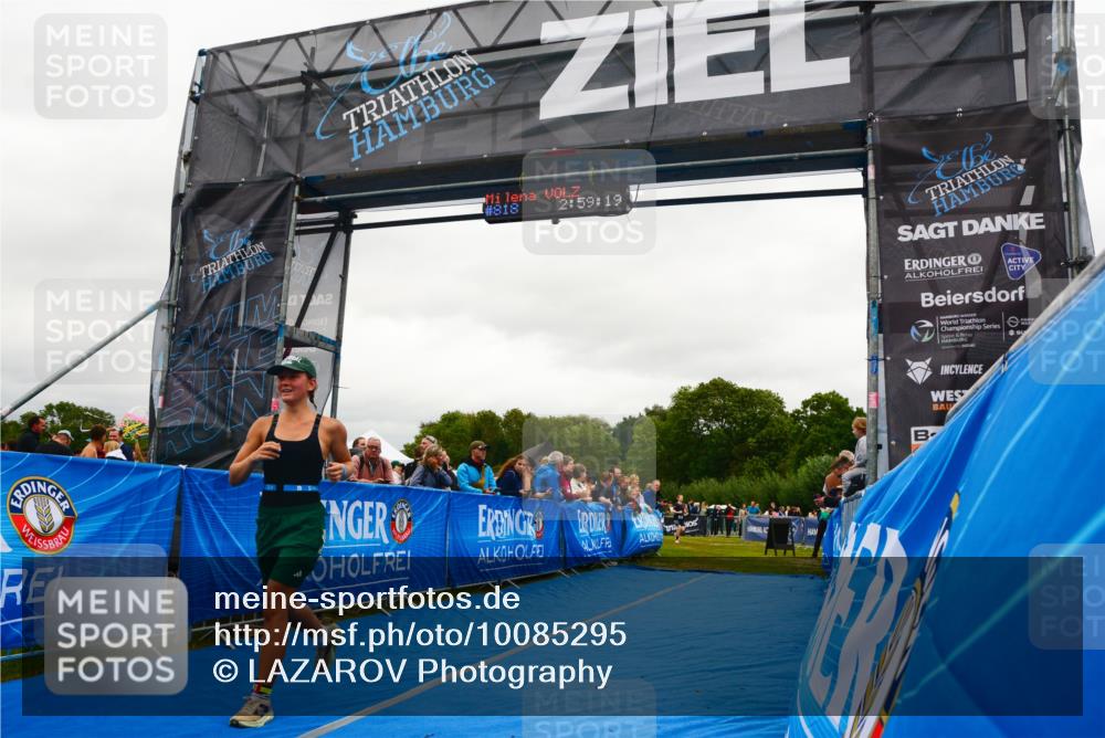 30.08.2026 - Elbe Triathlon Hamburg LAZAROV Photography http://msf.ph/oto/10085295 30.08.2026 11:49:19 Ziel 818 meine-sportfotos.de