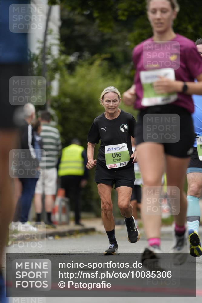 30.08.2026 - Blankeneser Heldenlauf Patografie http://msf.ph/oto/10085306 30.08.2026 10:34:10 Ziel 5370, 5403, 5454, 5486, 5488, 5788 meine-sportfotos.de