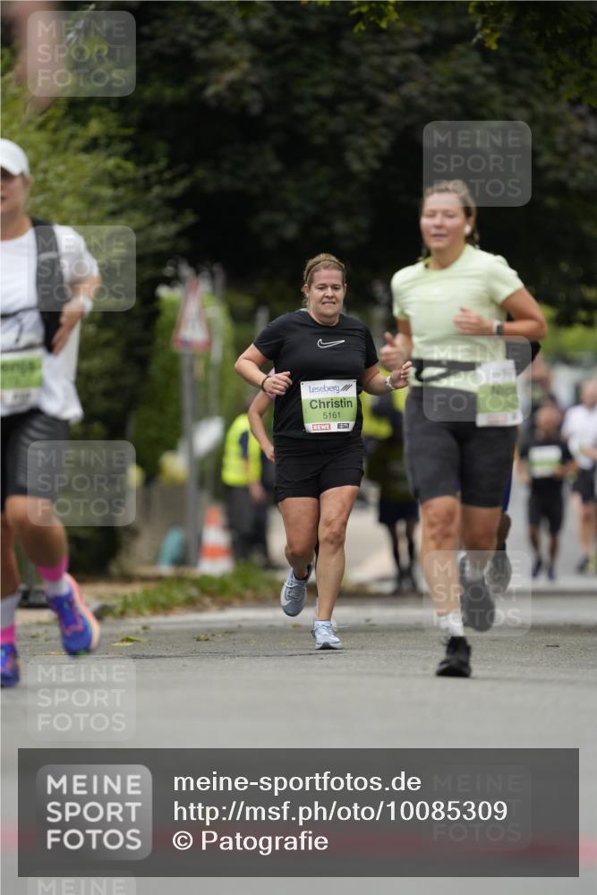30.08.2026 - Blankeneser Heldenlauf Patografie http://msf.ph/oto/10085309 30.08.2026 10:34:14 Ziel 5370, 5403, 5454, 5486, 5488, 5788 meine-sportfotos.de