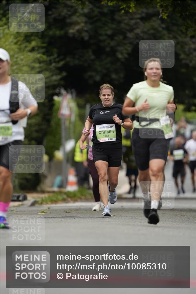 30.08.2026 - Blankeneser Heldenlauf Patografie http://msf.ph/oto/10085310 30.08.2026 10:34:14 Ziel 5370, 5403, 5454, 5486, 5488, 5788 meine-sportfotos.de