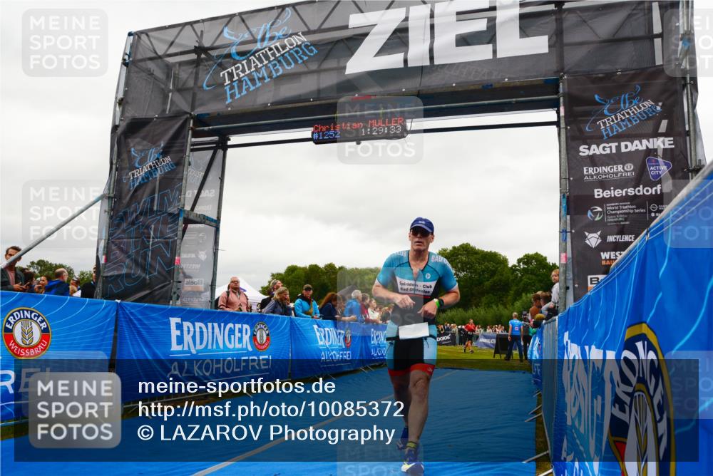30.08.2026 - Elbe Triathlon Hamburg LAZAROV Photography http://msf.ph/oto/10085372 30.08.2026 11:49:37 Ziel 939, 1363, 1412 meine-sportfotos.de
