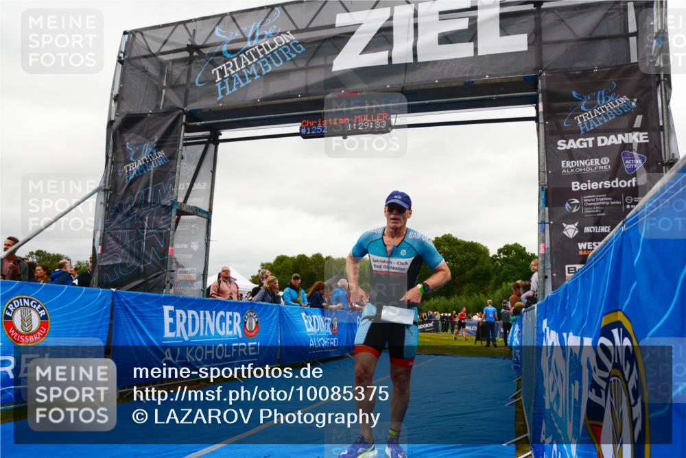 30.08.2026 - Elbe Triathlon Hamburg LAZAROV Photography http://msf.ph/oto/10085375 30.08.2026 11:49:38 Ziel 939, 1363, 1412 meine-sportfotos.de
