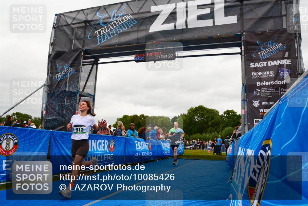 30.08.2026 - Elbe Triathlon Hamburg LAZAROV Photography http://msf.ph/oto/10085426 30.08.2026 11:50:28 Ziel 855, 912, 958, 1282 meine-sportfotos.de