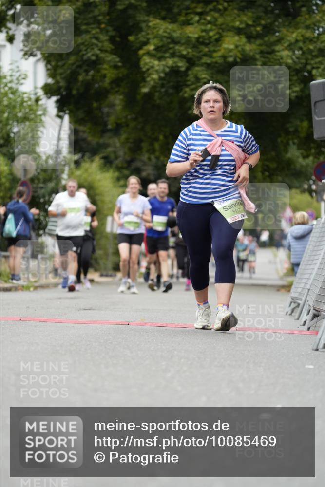 30.08.2026 - Blankeneser Heldenlauf Patografie http://msf.ph/oto/10085469 30.08.2026 10:36:01 Ziel 5092, 5117, 5425, 5435, 5699 meine-sportfotos.de
