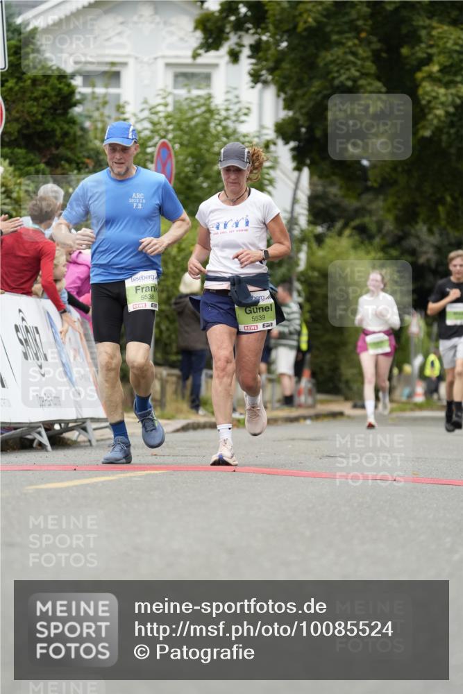 30.08.2026 - Blankeneser Heldenlauf Patografie http://msf.ph/oto/10085524 30.08.2026 10:36:47 Ziel 5359, 5538, 5539 meine-sportfotos.de