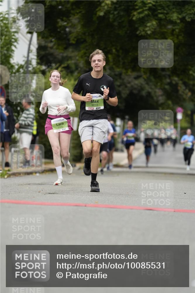 30.08.2026 - Blankeneser Heldenlauf Patografie http://msf.ph/oto/10085531 30.08.2026 10:36:50 Ziel 5013, 5306, 5359, 5538, 5539 meine-sportfotos.de