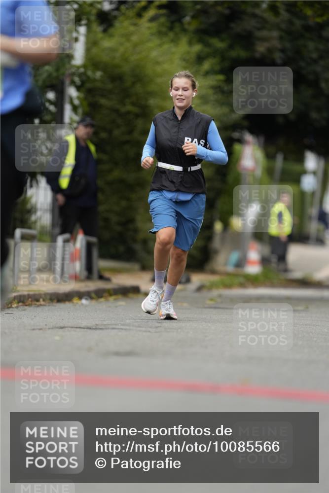 30.08.2026 - Blankeneser Heldenlauf Patografie http://msf.ph/oto/10085566 30.08.2026 10:37:14 Ziel 5207, 5771, 5790, 5878 meine-sportfotos.de