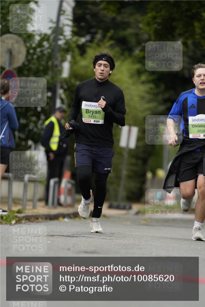 30.08.2026 - Blankeneser Heldenlauf Patografie http://msf.ph/oto/10085620 30.08.2026 10:37:48 Ziel 5177, 5433, 5639, 5752 meine-sportfotos.de