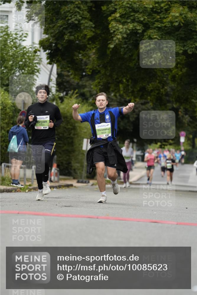 30.08.2026 - Blankeneser Heldenlauf Patografie http://msf.ph/oto/10085623 30.08.2026 10:37:50 Ziel 5177, 5433, 5639 meine-sportfotos.de