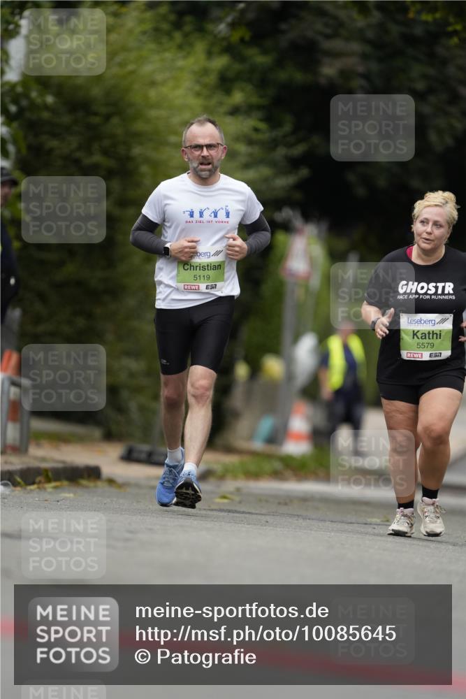 30.08.2026 - Blankeneser Heldenlauf Patografie http://msf.ph/oto/10085645 30.08.2026 10:38:08 Ziel 5125, 5127 meine-sportfotos.de