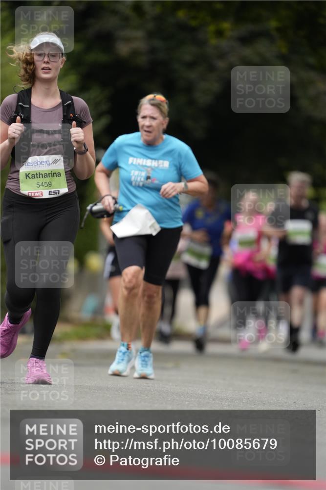 30.08.2026 - Blankeneser Heldenlauf Patografie http://msf.ph/oto/10085679 30.08.2026 10:38:36 Ziel 5459, 5673, 5857 meine-sportfotos.de