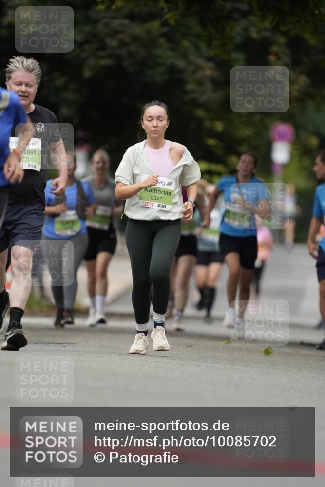 30.08.2026 - Blankeneser Heldenlauf Patografie http://msf.ph/oto/10085702 30.08.2026 10:38:46 Ziel 5459, 5473, 5513, 5857 meine-sportfotos.de