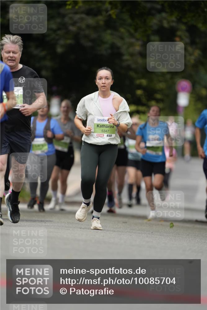 30.08.2026 - Blankeneser Heldenlauf Patografie http://msf.ph/oto/10085704 30.08.2026 10:38:46 Ziel 5459, 5473, 5513, 5857 meine-sportfotos.de