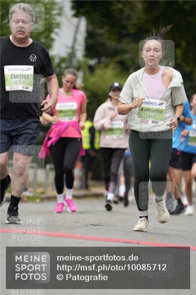 30.08.2026 - Blankeneser Heldenlauf Patografie http://msf.ph/oto/10085712 30.08.2026 10:38:53 Ziel 5347, 5473, 5755, 5759 meine-sportfotos.de