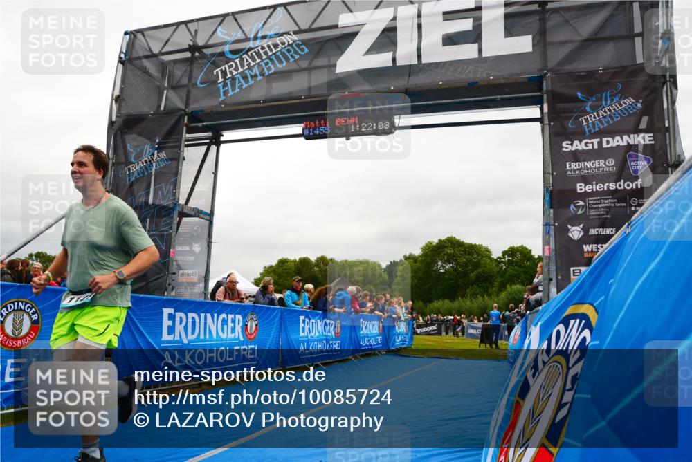 30.08.2026 - Elbe Triathlon Hamburg LAZAROV Photography http://msf.ph/oto/10085724 30.08.2026 11:52:26 Ziel 854, 943, 1128 meine-sportfotos.de