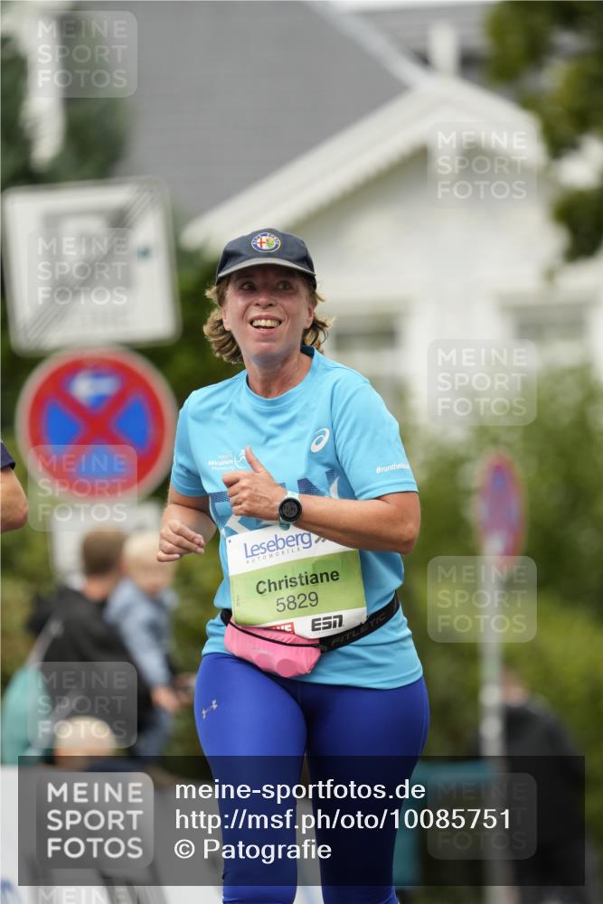 30.08.2026 - Blankeneser Heldenlauf Patografie http://msf.ph/oto/10085751 30.08.2026 10:39:28 Ziel 5782, 5829, 5830 meine-sportfotos.de