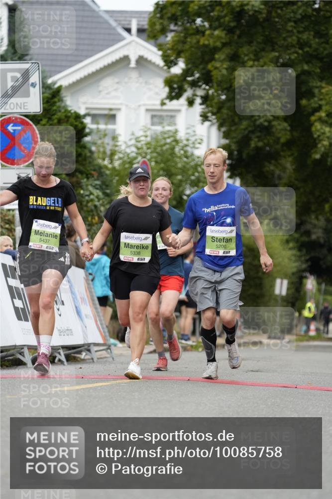 30.08.2026 - Blankeneser Heldenlauf Patografie http://msf.ph/oto/10085758 30.08.2026 10:39:35 Ziel 5053, 5200, 5338, 5437 meine-sportfotos.de