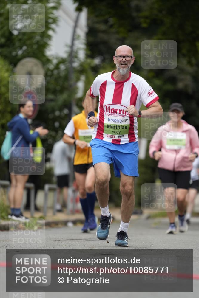 30.08.2026 - Blankeneser Heldenlauf Patografie http://msf.ph/oto/10085771 30.08.2026 10:39:47 Ziel 5360, 5667, 5668, 5669, 5687 meine-sportfotos.de