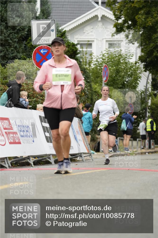 30.08.2026 - Blankeneser Heldenlauf Patografie http://msf.ph/oto/10085778 30.08.2026 10:39:57 Ziel 5143, 5345, 5440, 5447, 5668, 5669 meine-sportfotos.de