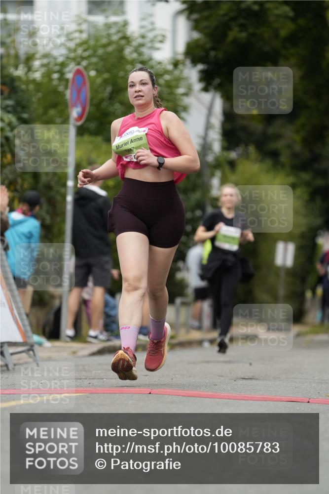 30.08.2026 - Blankeneser Heldenlauf Patografie http://msf.ph/oto/10085783 30.08.2026 10:40:00 Ziel 5143, 5345, 5440, 5447 meine-sportfotos.de