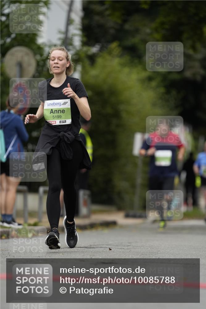 30.08.2026 - Blankeneser Heldenlauf Patografie http://msf.ph/oto/10085788 30.08.2026 10:40:03 Ziel 5143, 5199, 5440, 5447 meine-sportfotos.de