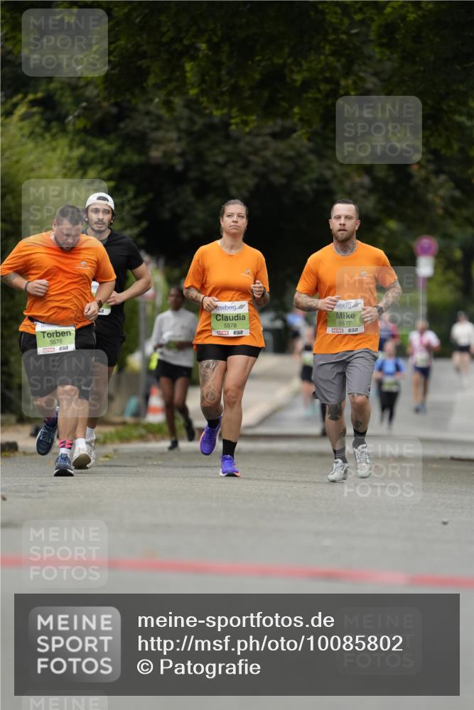 30.08.2026 - Blankeneser Heldenlauf Patografie http://msf.ph/oto/10085802 30.08.2026 10:40:24 Ziel 5559, 5565 meine-sportfotos.de