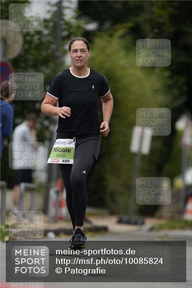 30.08.2026 - Blankeneser Heldenlauf Patografie http://msf.ph/oto/10085824 30.08.2026 10:40:44 Ziel 5085 meine-sportfotos.de