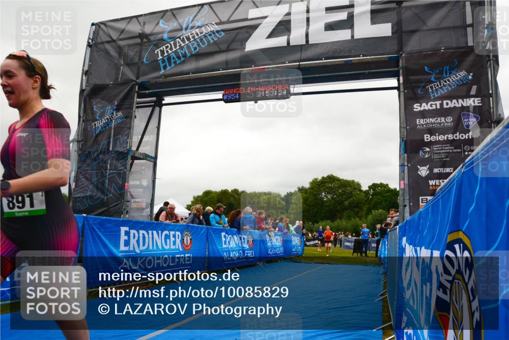 30.08.2026 - Elbe Triathlon Hamburg LAZAROV Photography http://msf.ph/oto/10085829 30.08.2026 11:53:27 Ziel 876, 891, 902, 1426 meine-sportfotos.de