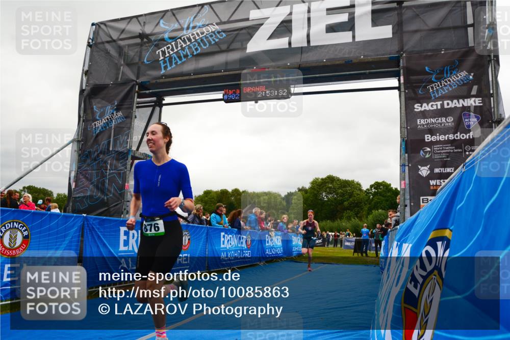 30.08.2026 - Elbe Triathlon Hamburg LAZAROV Photography http://msf.ph/oto/10085863 30.08.2026 11:53:34 Ziel 876, 902, 1426 meine-sportfotos.de
