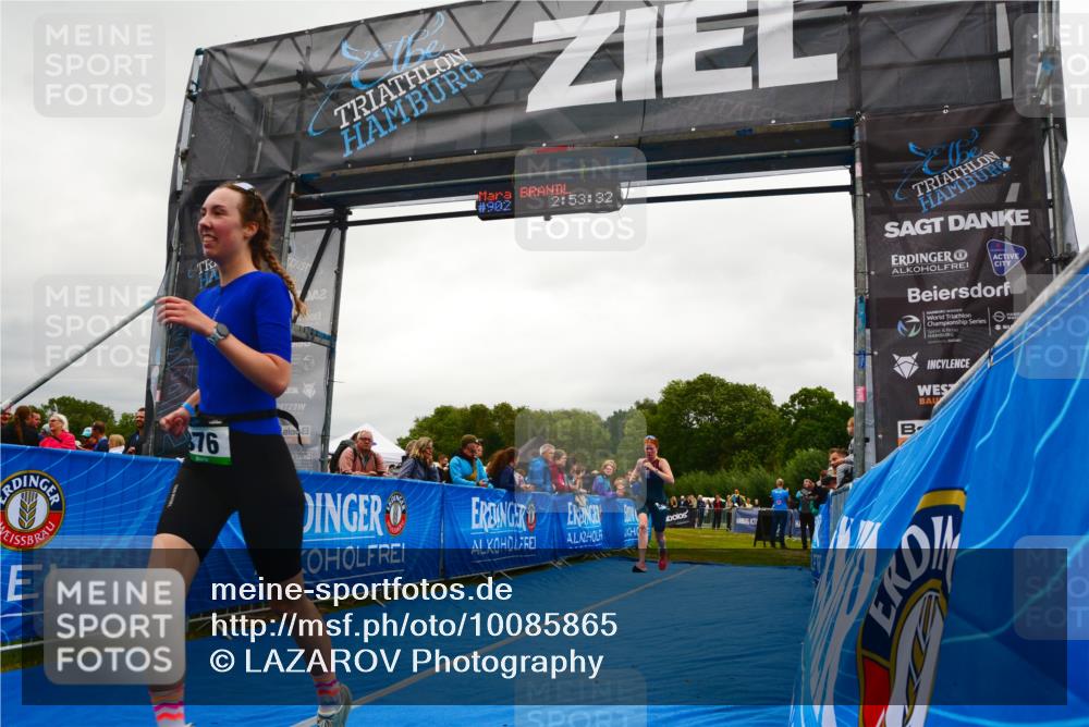 30.08.2026 - Elbe Triathlon Hamburg LAZAROV Photography http://msf.ph/oto/10085865 30.08.2026 11:53:34 Ziel 876, 902, 1426 meine-sportfotos.de