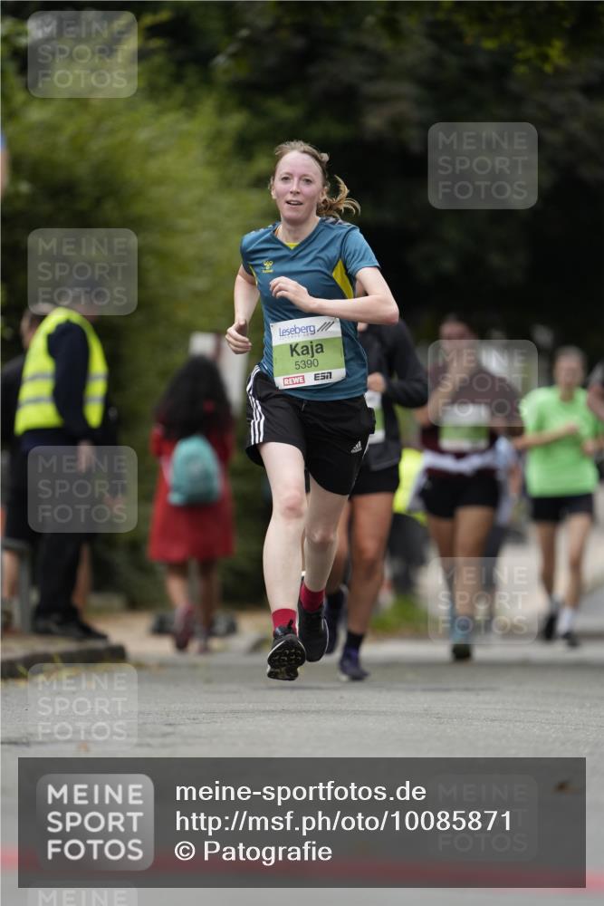 30.08.2026 - Blankeneser Heldenlauf Patografie http://msf.ph/oto/10085871 30.08.2026 10:41:34 Ziel 5252, 5311, 5675, 5676 meine-sportfotos.de