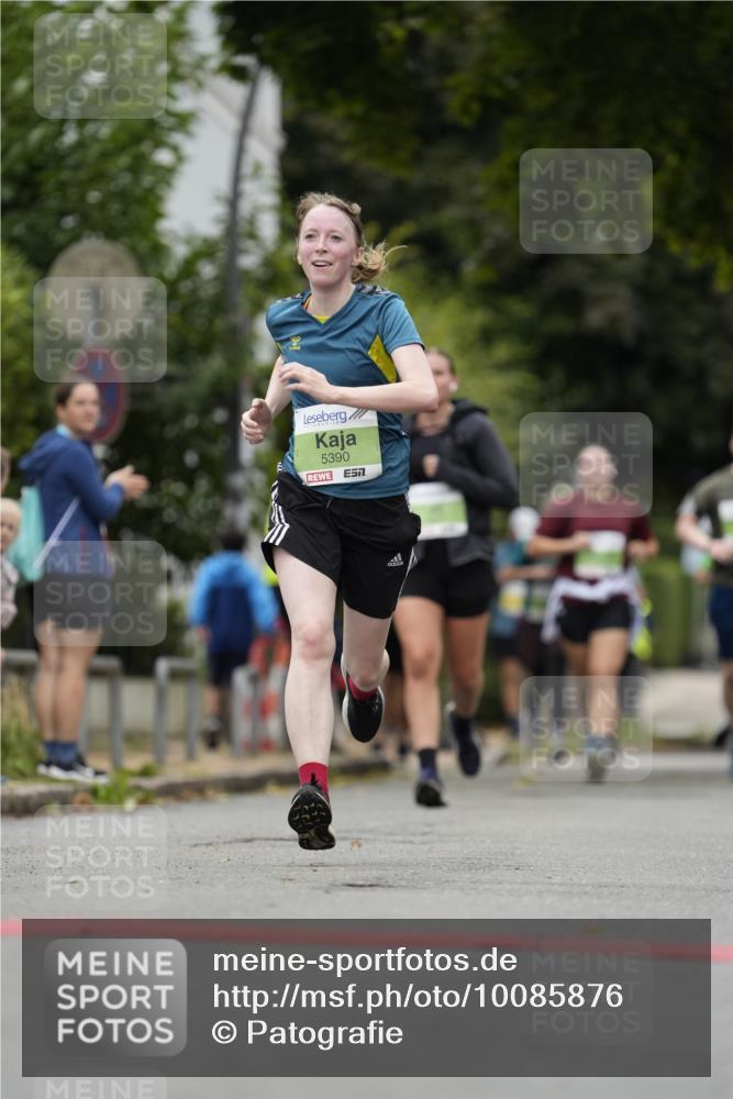 30.08.2026 - Blankeneser Heldenlauf Patografie http://msf.ph/oto/10085876 30.08.2026 10:41:37 Ziel 5311, 5390, 5675, 5676 meine-sportfotos.de