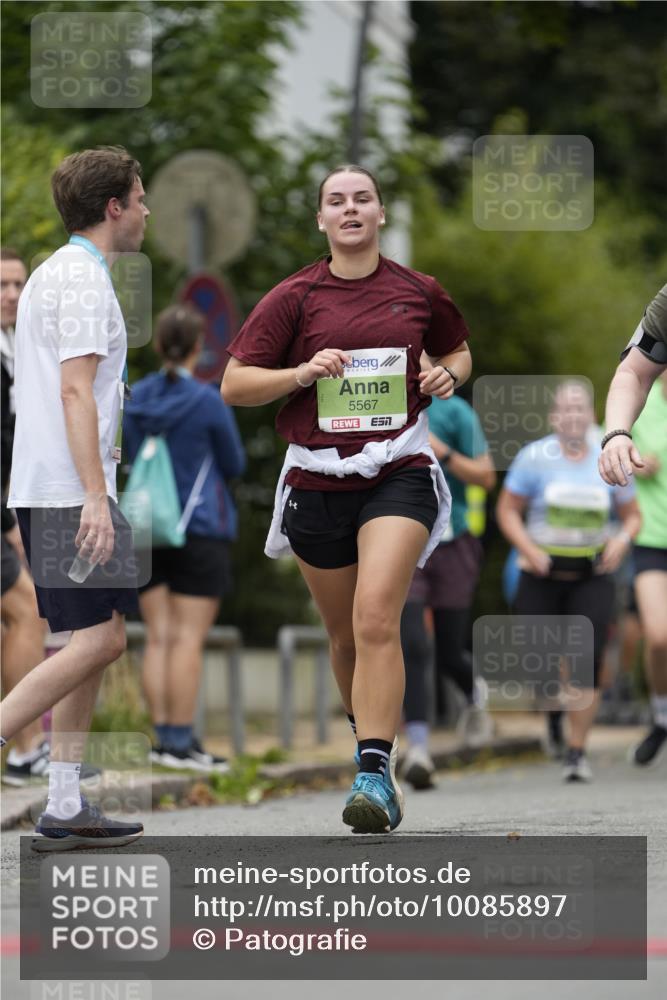 30.08.2026 - Blankeneser Heldenlauf Patografie http://msf.ph/oto/10085897 30.08.2026 10:41:46 Ziel 5047, 5390, 5567, 5568 meine-sportfotos.de