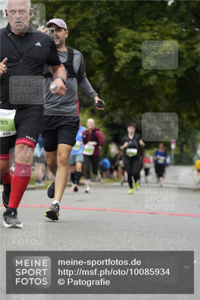 30.08.2026 - Blankeneser Heldenlauf Patografie http://msf.ph/oto/10085934 30.08.2026 10:42:02 Ziel 5081, 5382, 5400, 5541, 5542, 5605 meine-sportfotos.de