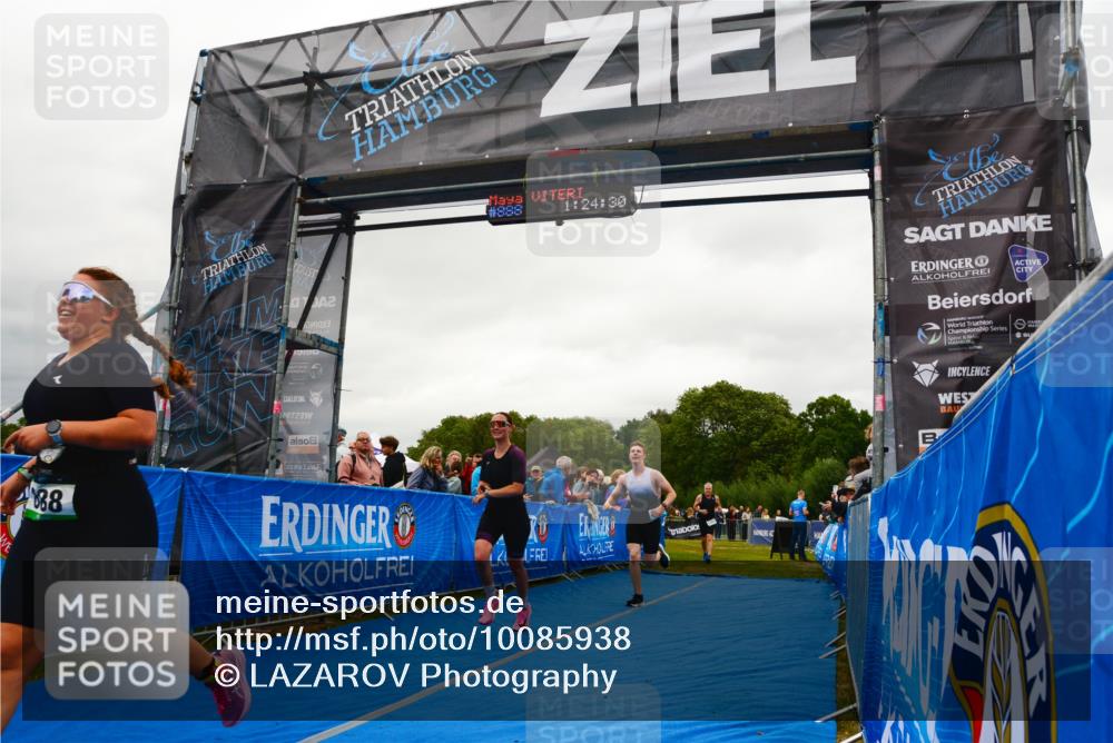 30.08.2026 - Elbe Triathlon Hamburg LAZAROV Photography http://msf.ph/oto/10085938 30.08.2026 11:54:29 Ziel 888, 1350, 1378, 1387 meine-sportfotos.de