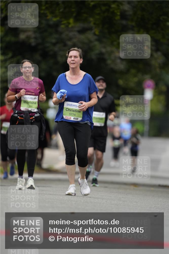 30.08.2026 - Blankeneser Heldenlauf Patografie http://msf.ph/oto/10085945 30.08.2026 10:42:12 Ziel 5063, 5396, 5429 meine-sportfotos.de