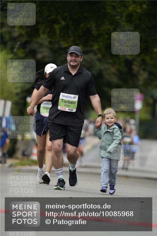 30.08.2026 - Blankeneser Heldenlauf Patografie http://msf.ph/oto/10085968 30.08.2026 10:42:22 Ziel 5195, 5344, 5626, 5774 meine-sportfotos.de