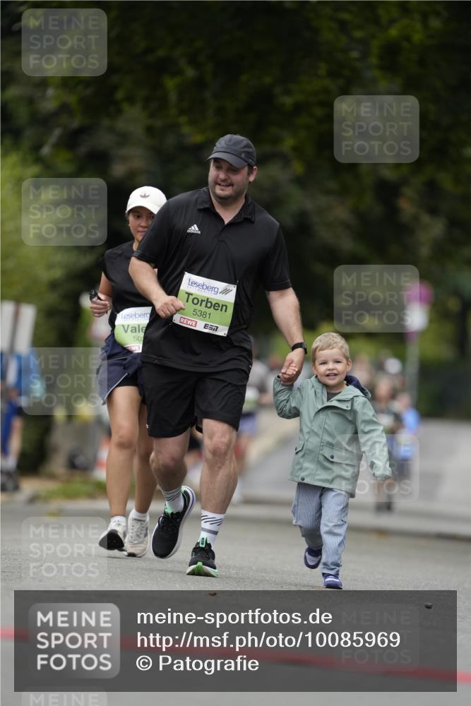 30.08.2026 - Blankeneser Heldenlauf Patografie http://msf.ph/oto/10085969 30.08.2026 10:42:22 Ziel 5195, 5344, 5626, 5774 meine-sportfotos.de