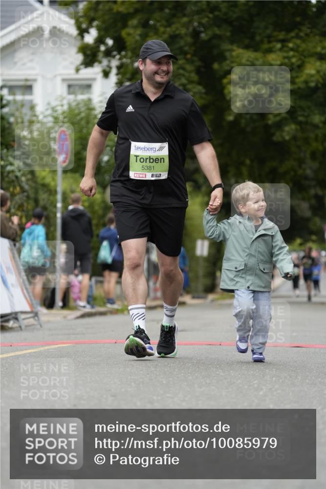 30.08.2026 - Blankeneser Heldenlauf Patografie http://msf.ph/oto/10085979 30.08.2026 10:42:31 Ziel 5027, 5381, 5626 meine-sportfotos.de