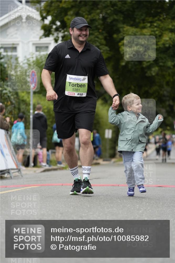 30.08.2026 - Blankeneser Heldenlauf Patografie http://msf.ph/oto/10085982 30.08.2026 10:42:31 Ziel 5027, 5381, 5626 meine-sportfotos.de
