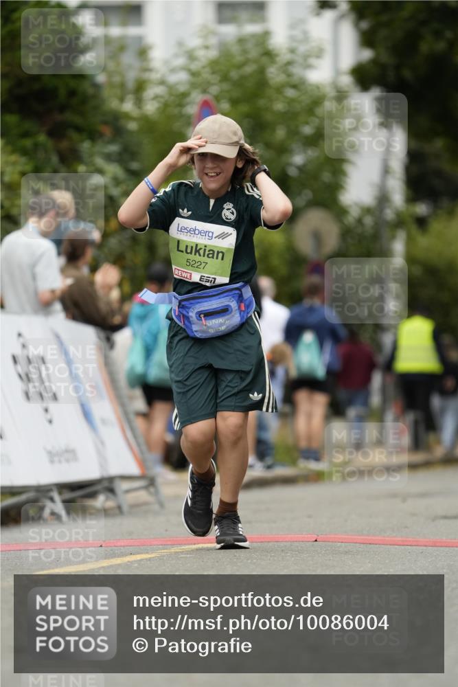 30.08.2026 - Blankeneser Heldenlauf Patografie http://msf.ph/oto/10086004 30.08.2026 10:42:53 Ziel 5227, 5355 meine-sportfotos.de