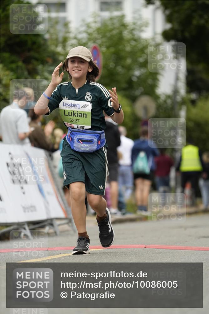 30.08.2026 - Blankeneser Heldenlauf Patografie http://msf.ph/oto/10086005 30.08.2026 10:42:54 Ziel 5227, 5355 meine-sportfotos.de