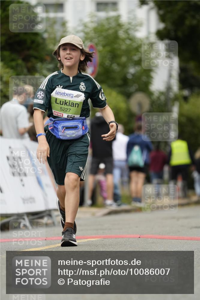 30.08.2026 - Blankeneser Heldenlauf Patografie http://msf.ph/oto/10086007 30.08.2026 10:42:54 Ziel 5227, 5355 meine-sportfotos.de