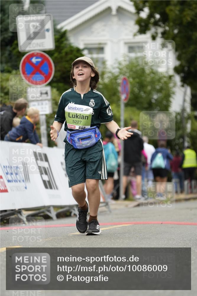 30.08.2026 - Blankeneser Heldenlauf Patografie http://msf.ph/oto/10086009 30.08.2026 10:42:55 Ziel 5227, 5355 meine-sportfotos.de