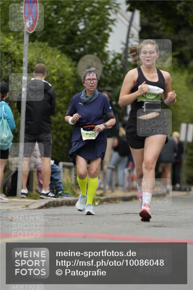 30.08.2026 - Blankeneser Heldenlauf Patografie http://msf.ph/oto/10086048 30.08.2026 10:43:22 Ziel 5375, 5422, 5423, 5726 meine-sportfotos.de